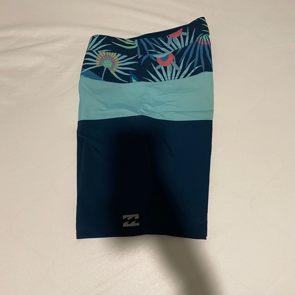 billabong tribong boardshort trunk 28 - Picture 2 of 3
